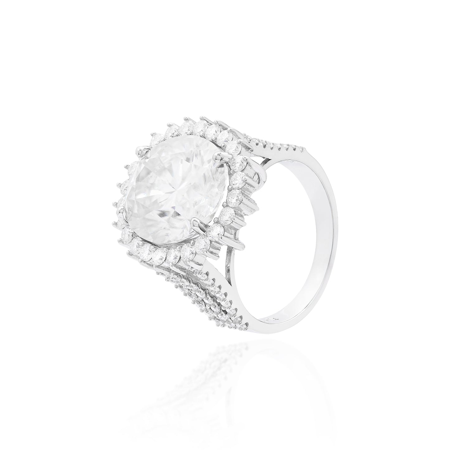 ANEL SOLITÁRIO OVAL EM PRATA COM BANHO DE RÓDIO CRAVEJADO COM MOISSANITE 6,0CT