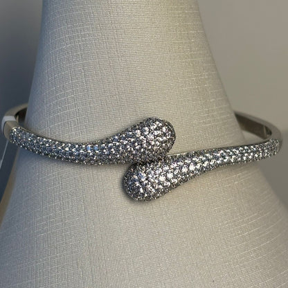 BRACELETE CRAVEJADO GOTA