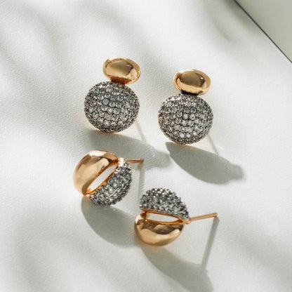 BRINCO LISO CRAVEJADO COM MICRO ZIRCÔNIAS BANHO EM OURO 18K