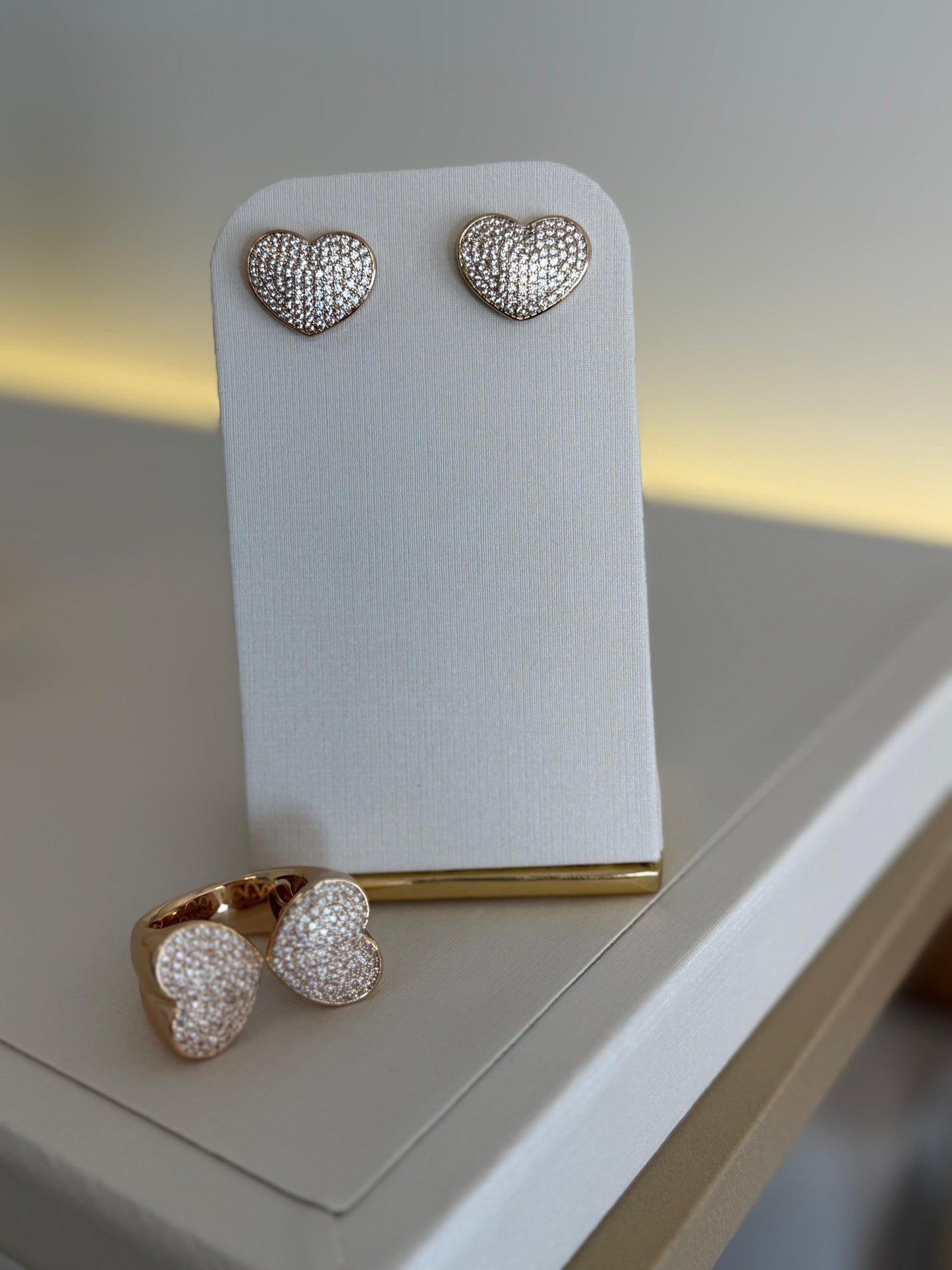 CONJUNTO HEART CRAVEJADO BRINCO E ANEL