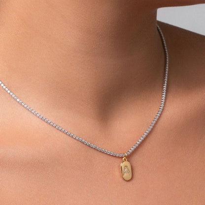 CHOCKER RIVIERA PINGENTE LETRA DOIS BANHOS