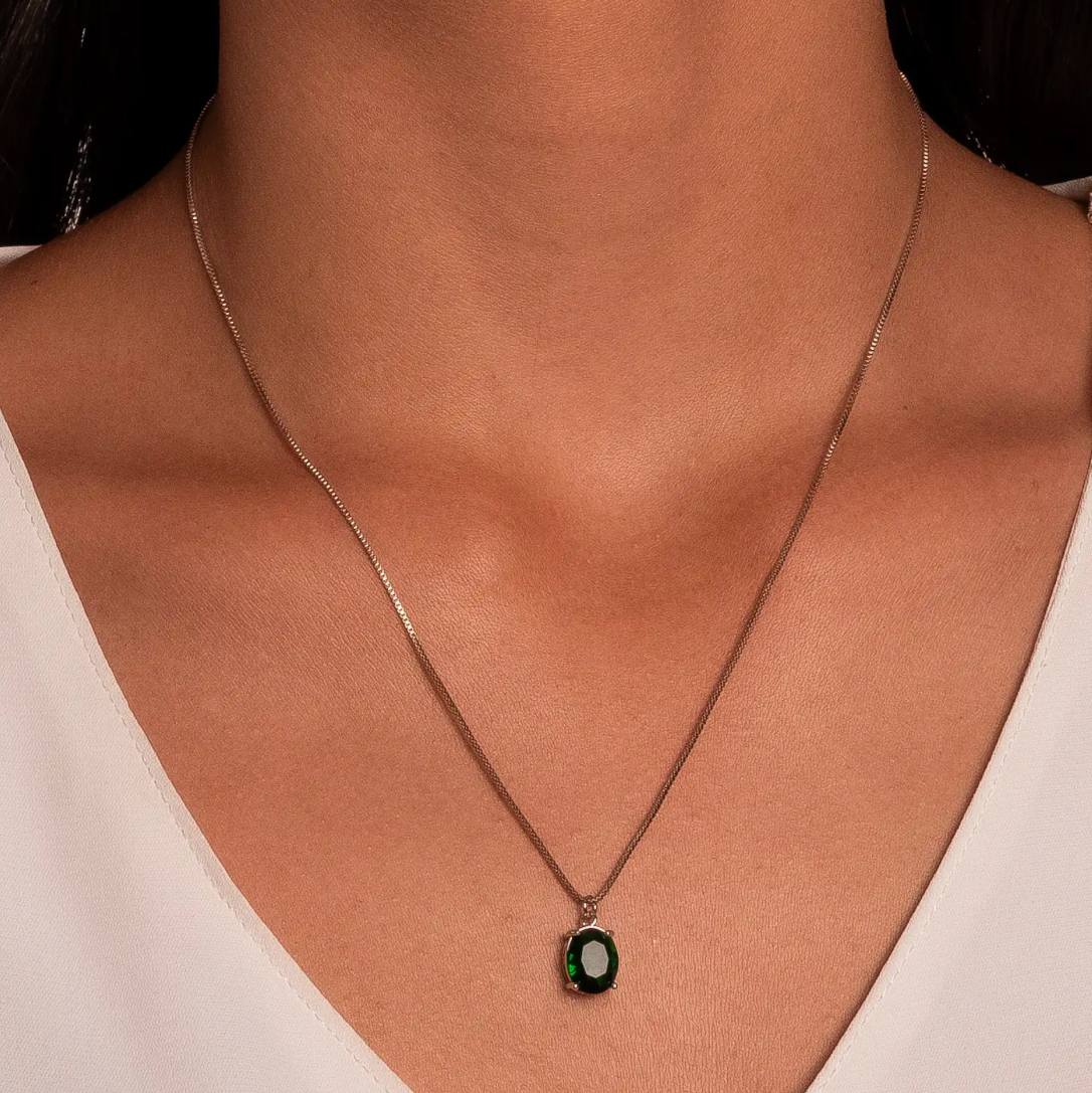 CONJUNTO OVAL ESMERALDA  EM RÓDIO BRINCO E COLAR