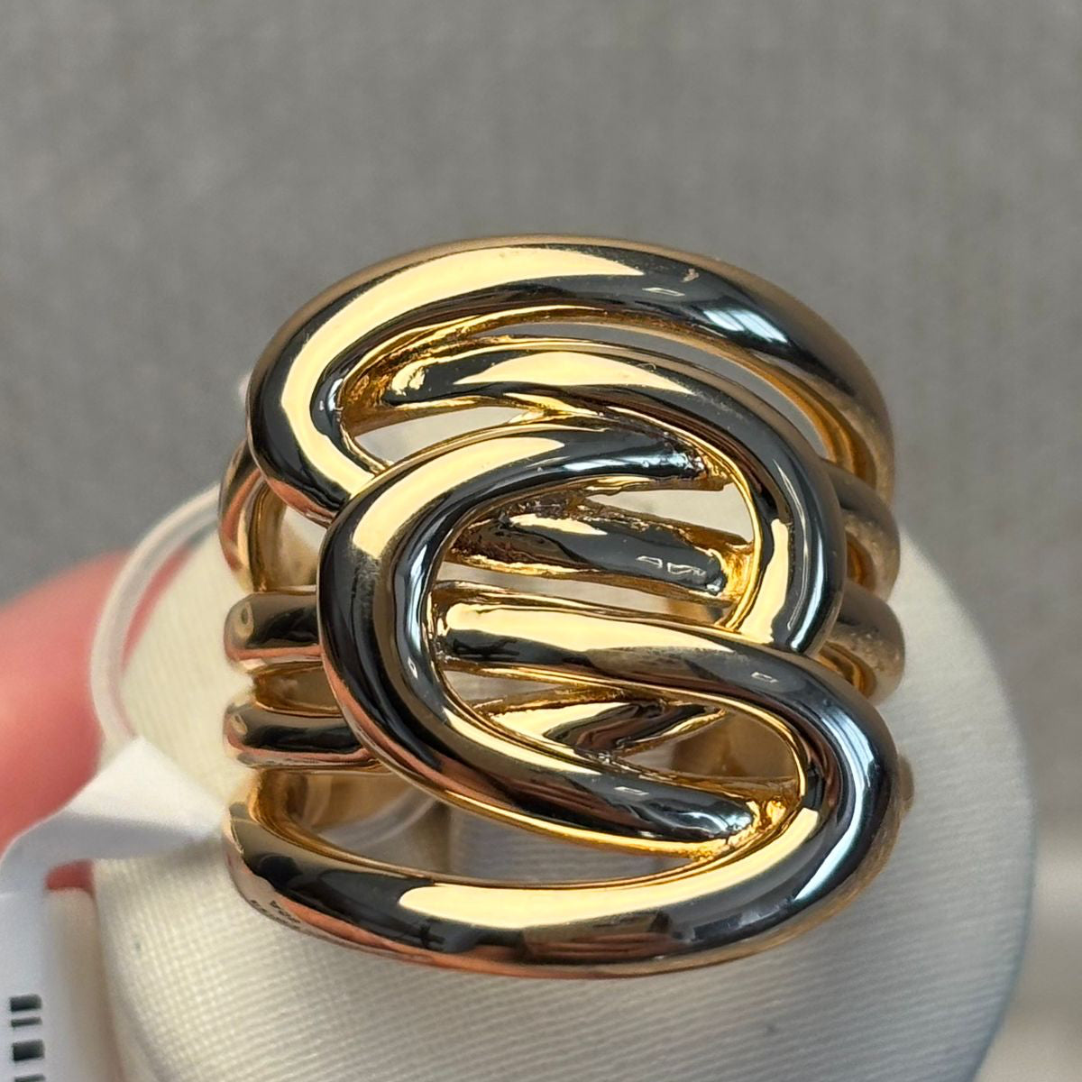 ANEL ENTRELAÇADOS ORGÂNICOS BANHO EM OURO