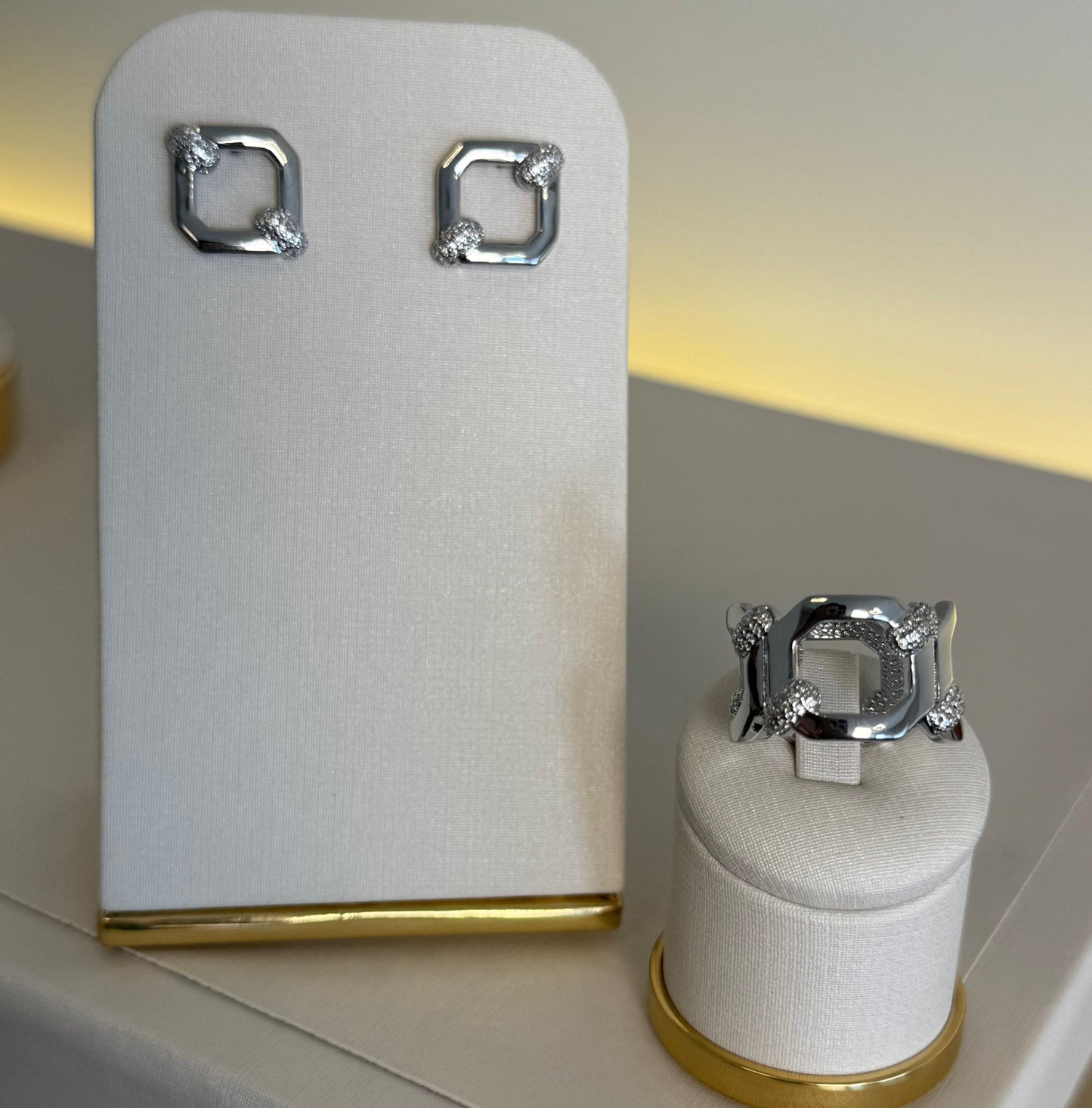 CONJUNTO ANEL E BRINCO ELOS