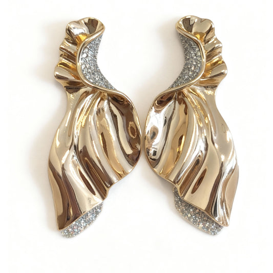 BRINCO ONDAS CRAVEJADO ZIRCÔNIA BRANCA BANHO EM OURO 18K