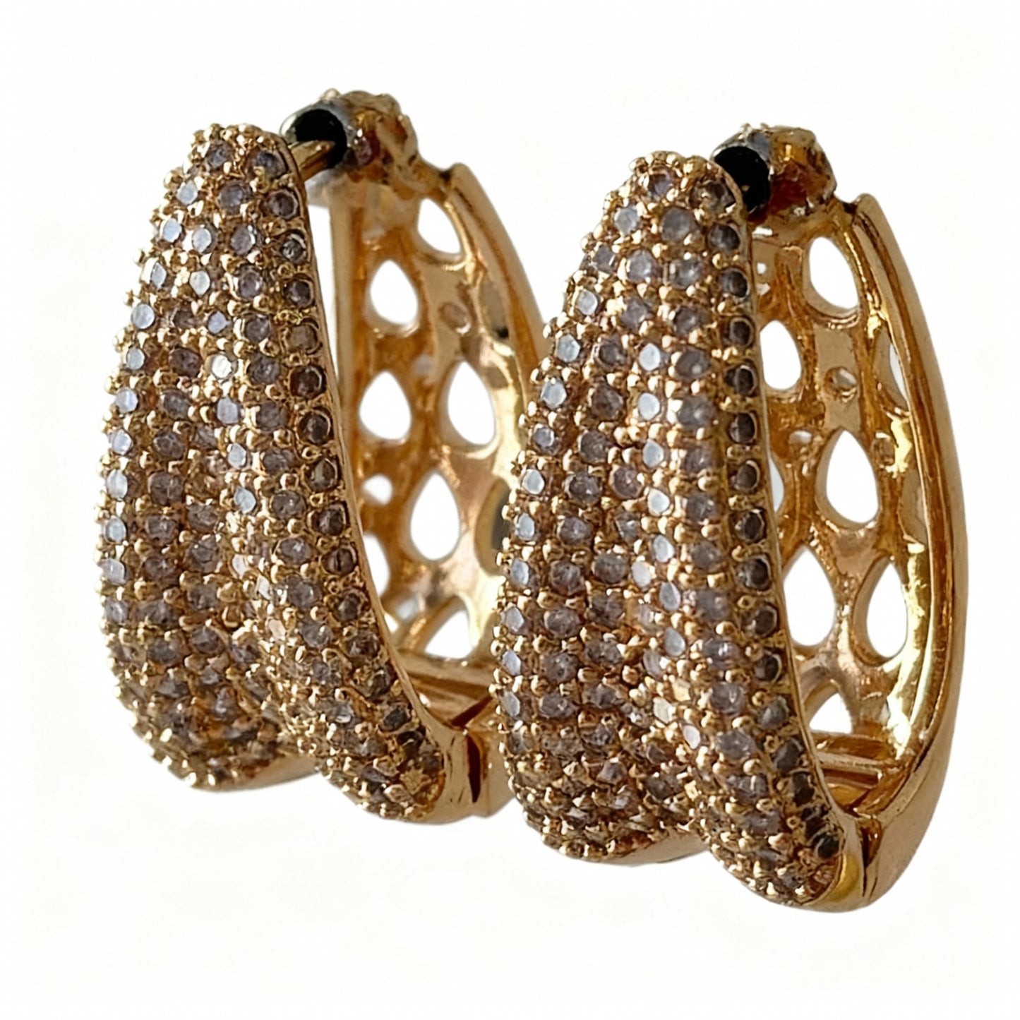 BRINCO ARGOLA MÉDIA BANHO OURO 18K
