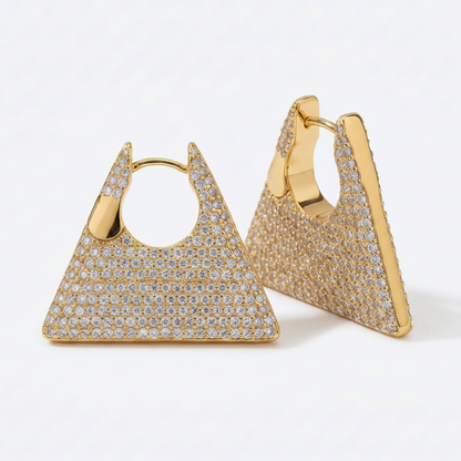 BRINCO TRIÂNGULO MICRO ZIRCÔNIA BANHO EM OURO 18K