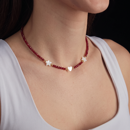 COLAR CHOCKER CRISTAL MARSALA ESTRELA E CORAÇÕES - 37CM