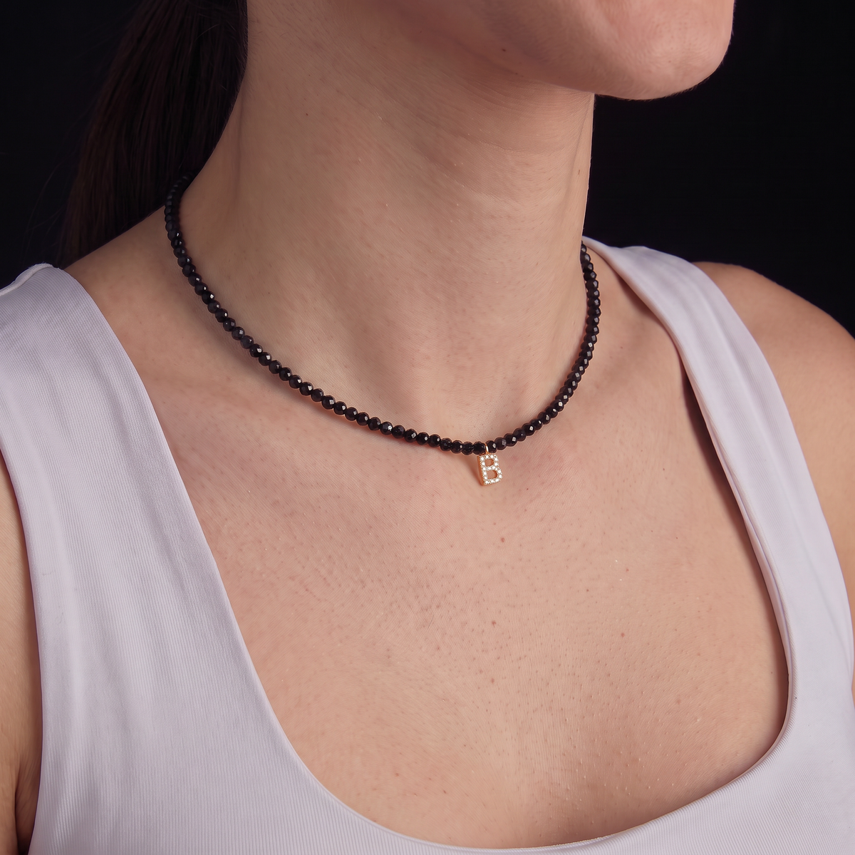 COLAR CHOCKER CRISTAL PRETO PINGENTE LETRA B  - 38CM
